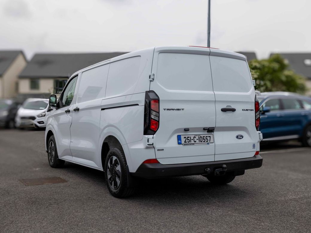 2025 Ford Transit Custom