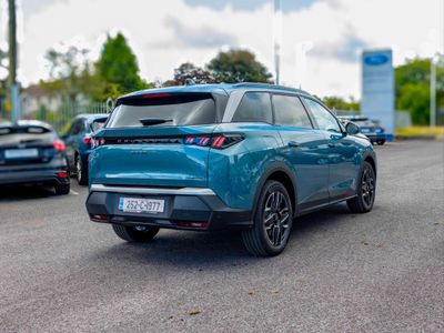 2025 Peugeot 5008
