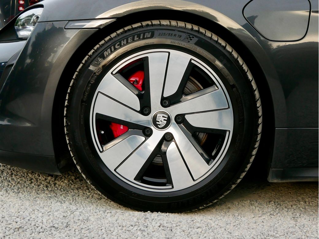 2023 Porsche Taycan