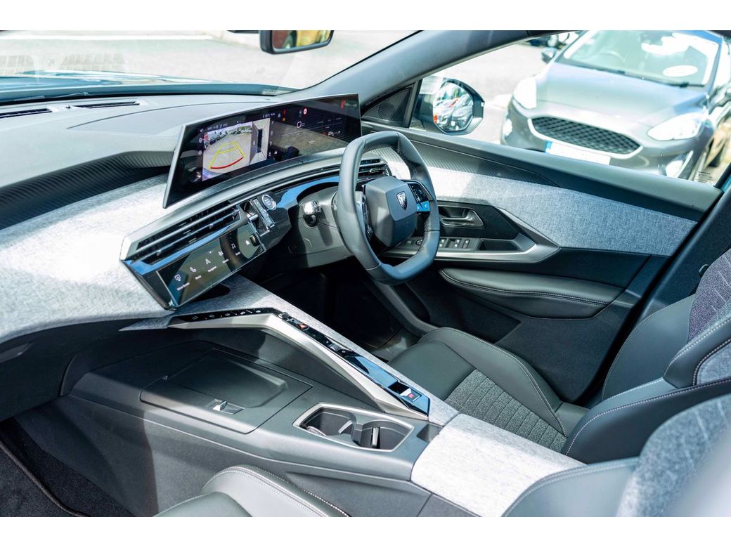 2025 Peugeot 5008