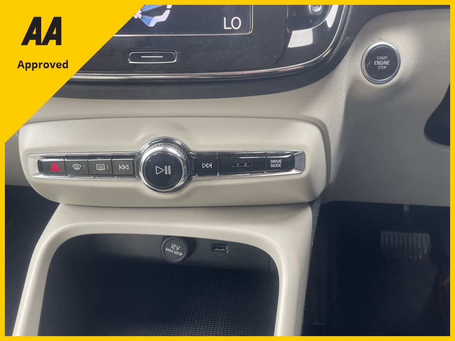 2022 Volvo XC40