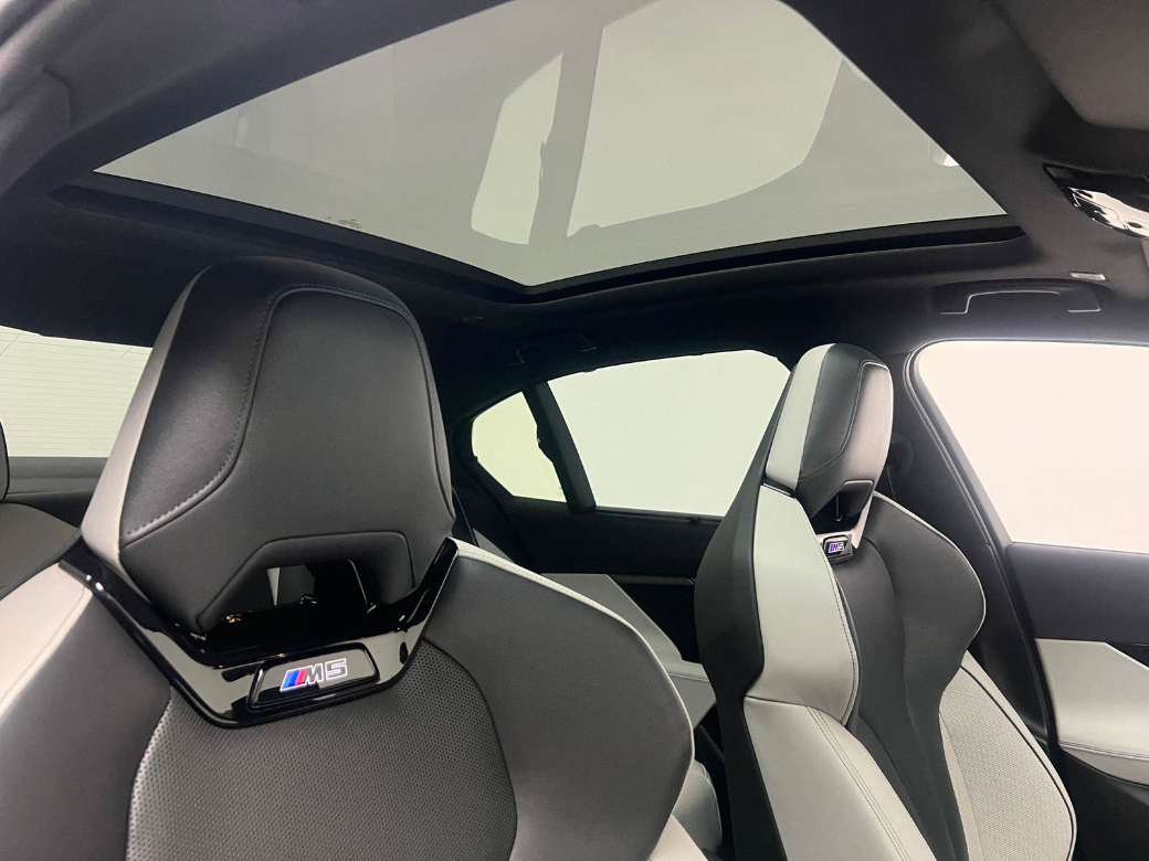 2025 BMW M5