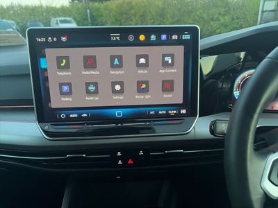 2025 Volkswagen Golf