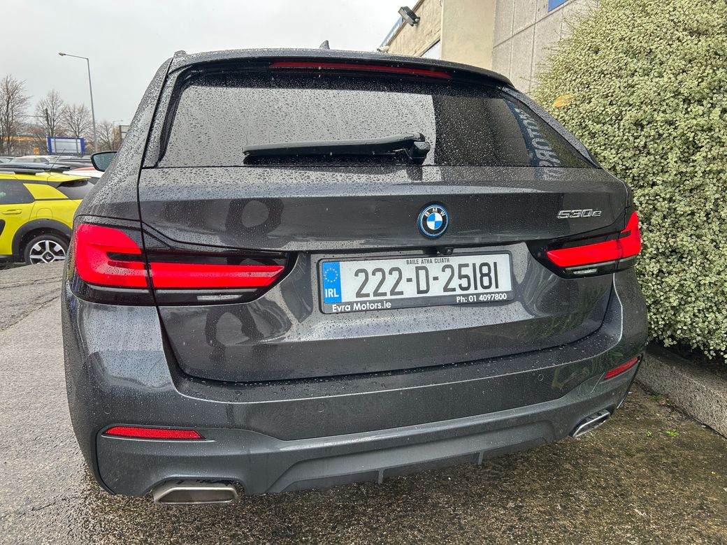 2022 BMW 530