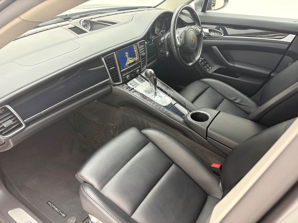 2016 Porsche Panamera