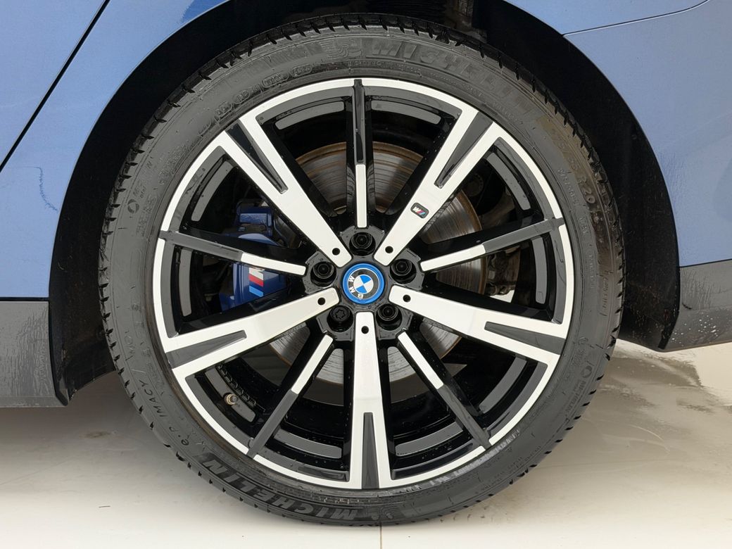 2024 BMW i5