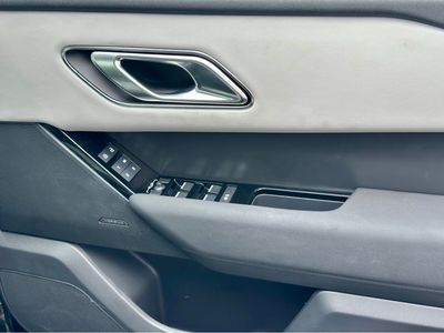 2025 Land Rover Range Rover Velar