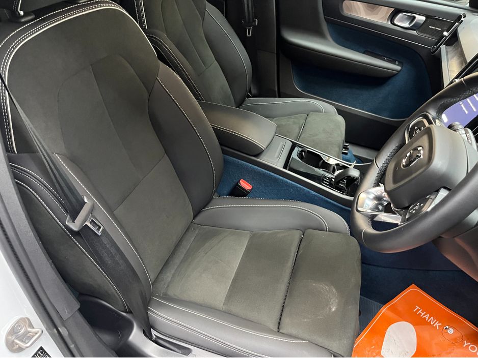 2023 Volvo XC40