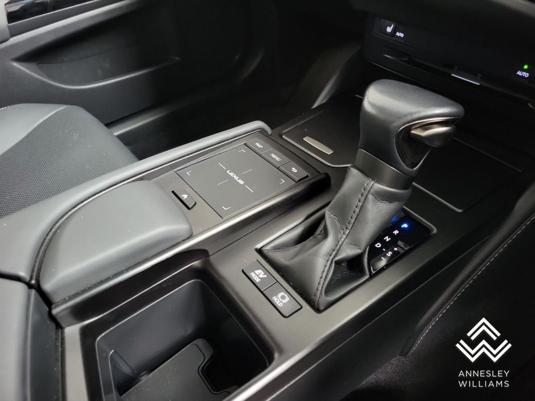 2022 Lexus ES 300h