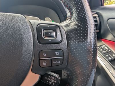 2017 Lexus IS 300h