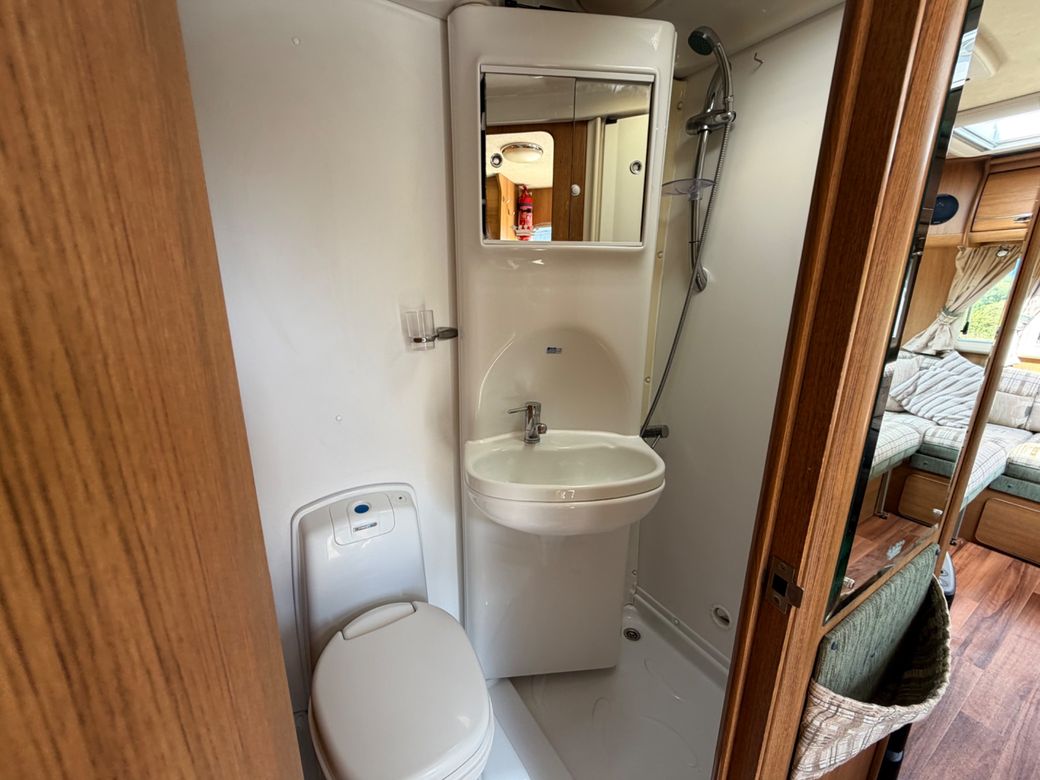 2010 AUTOSLEEPER SUFFOLK LOW PROFILE R.H.D AUTO 