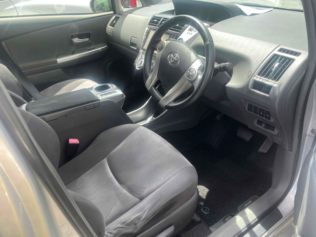 2014 Toyota Prius Alpha