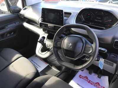 2022 Peugeot Partner
