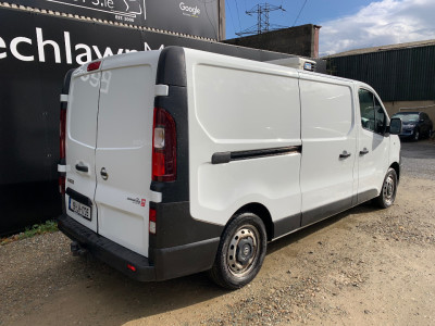 2019 Nissan NV300