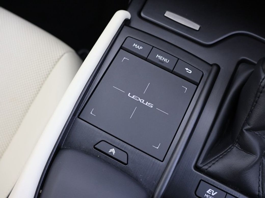 2022 Lexus ES 300h