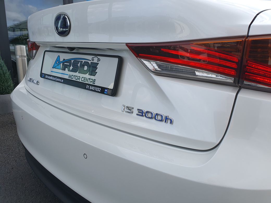 2018 Lexus IS 300h