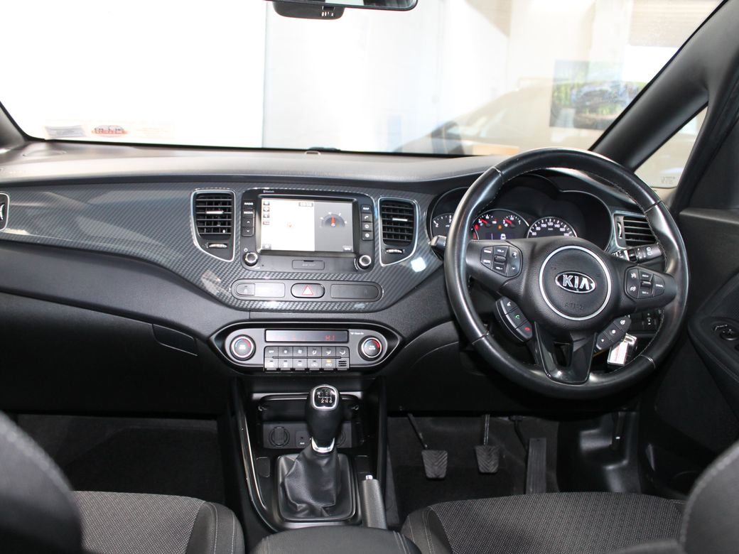 2017 Kia Carens