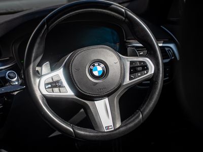 2022 BMW 520