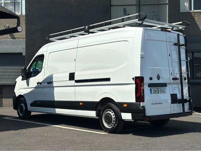 2025 Renault Master