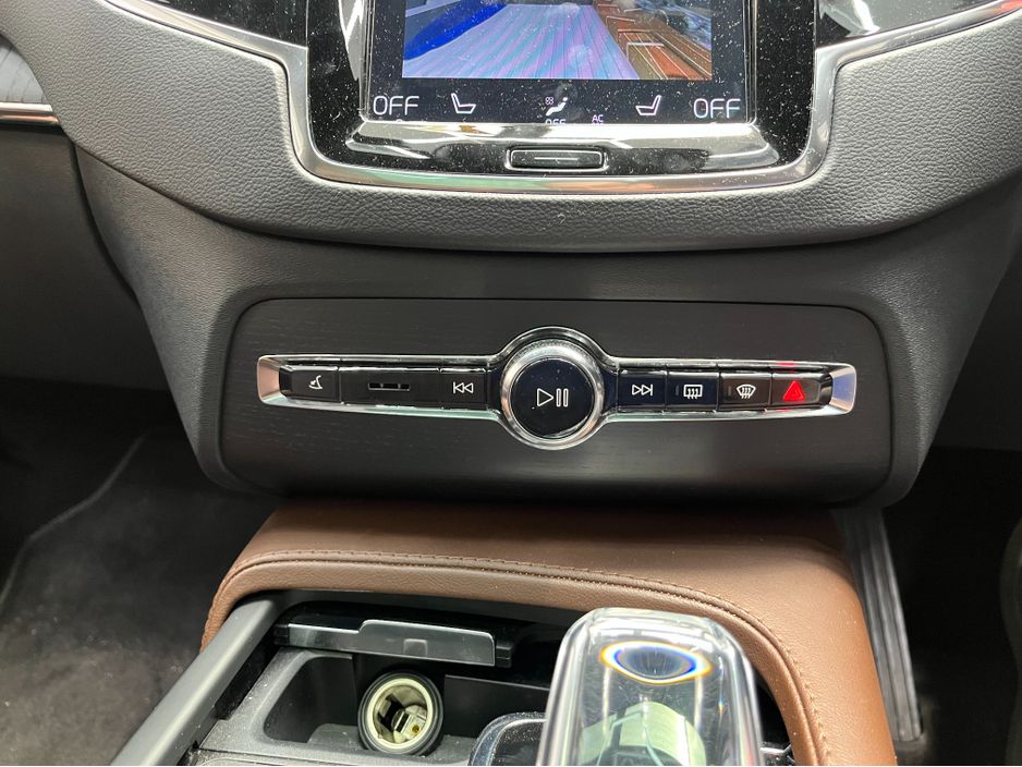 2021 Volvo XC90
