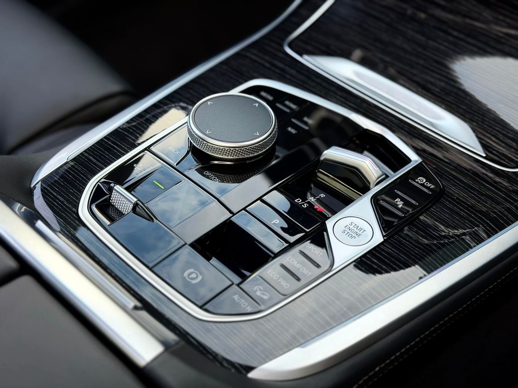 2024 BMW X7