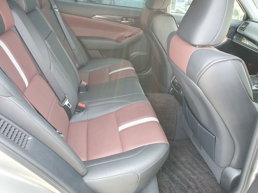 2014 Toyota Crown