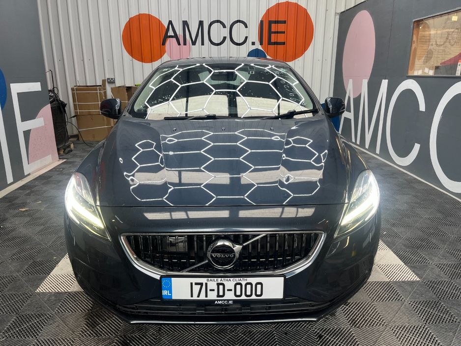 2017 Volvo V40