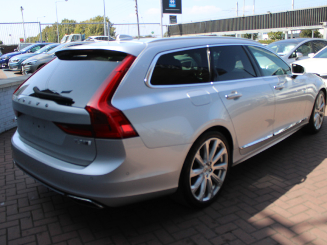 2019 Volvo V90
