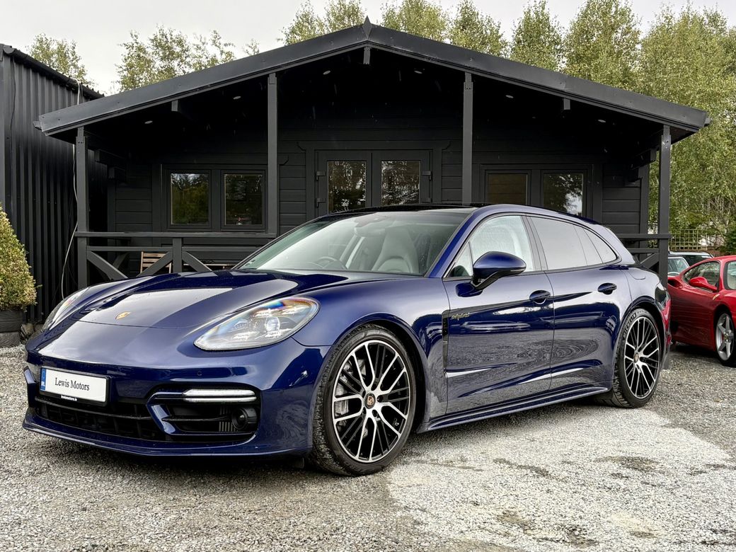 2022 Porsche Panamera