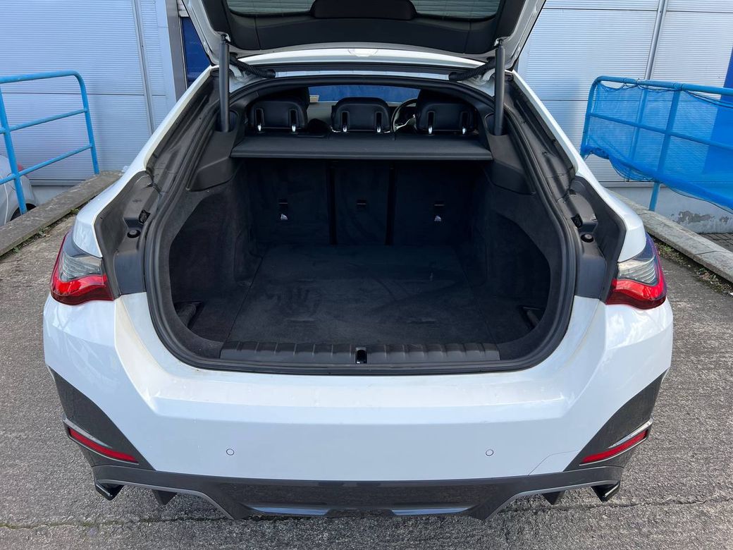 2022 BMW i4