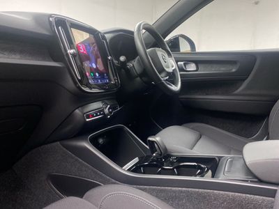2023 Volvo XC40