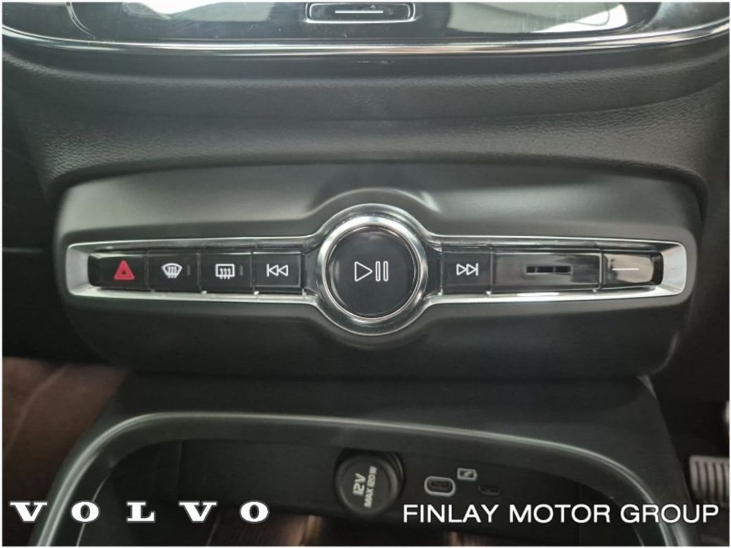 2023 Volvo XC40