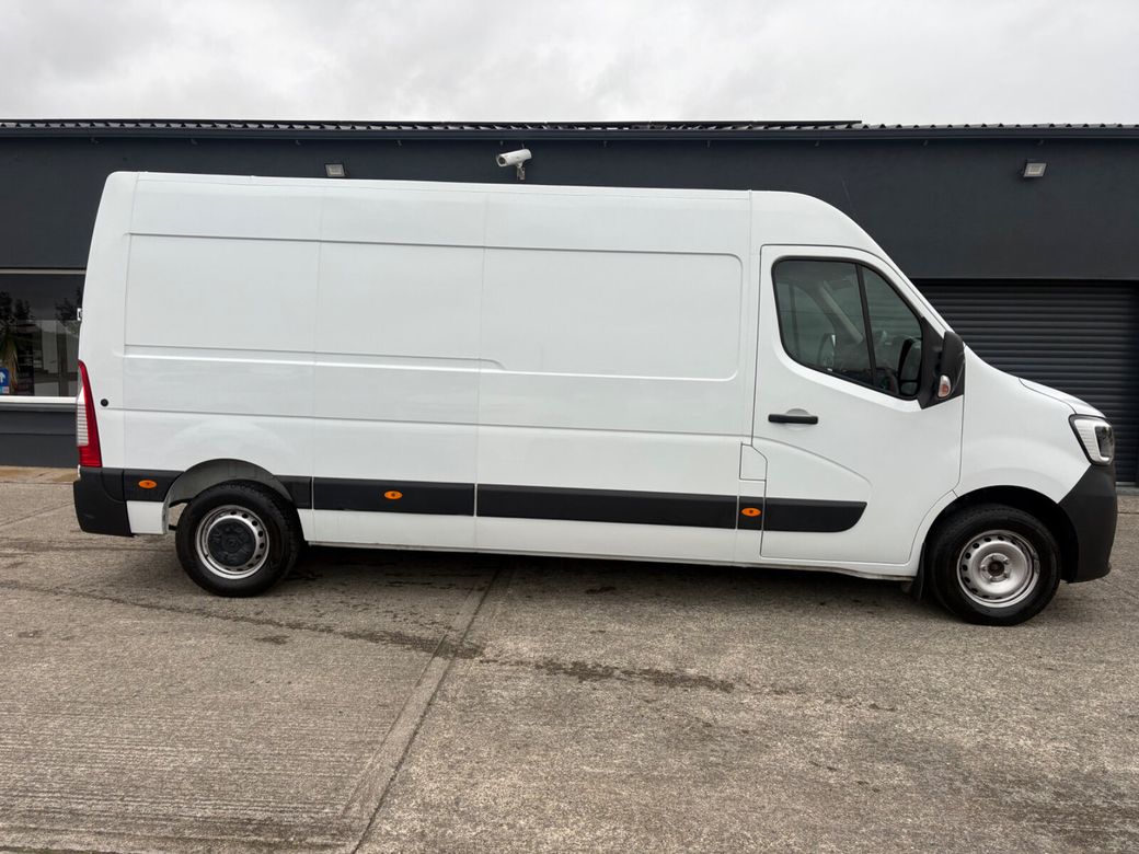 2023 Renault Master