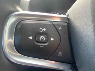 2023 Volvo XC40
