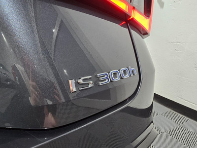 2021 Lexus IS 300h