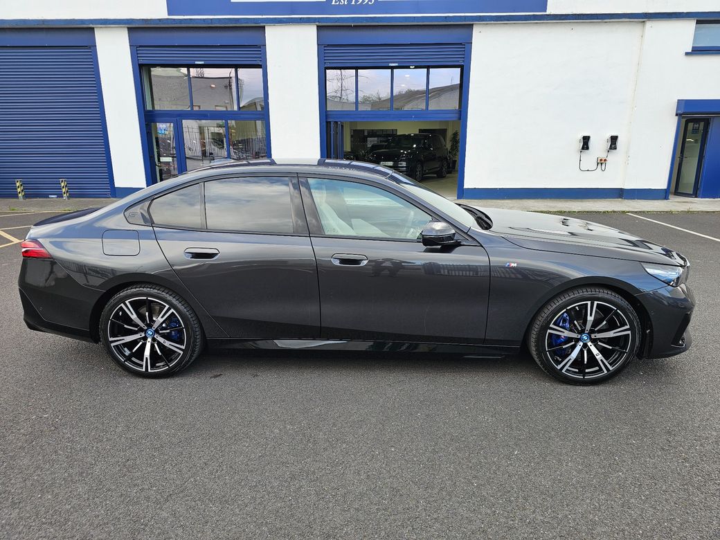 2025 BMW i5