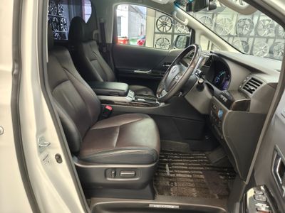 2014 Toyota Vellfire
