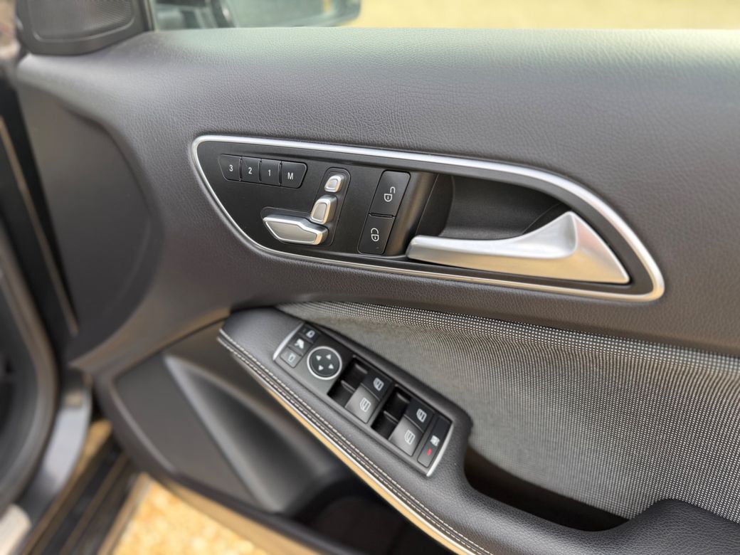 2016 Mercedes-Benz A 180