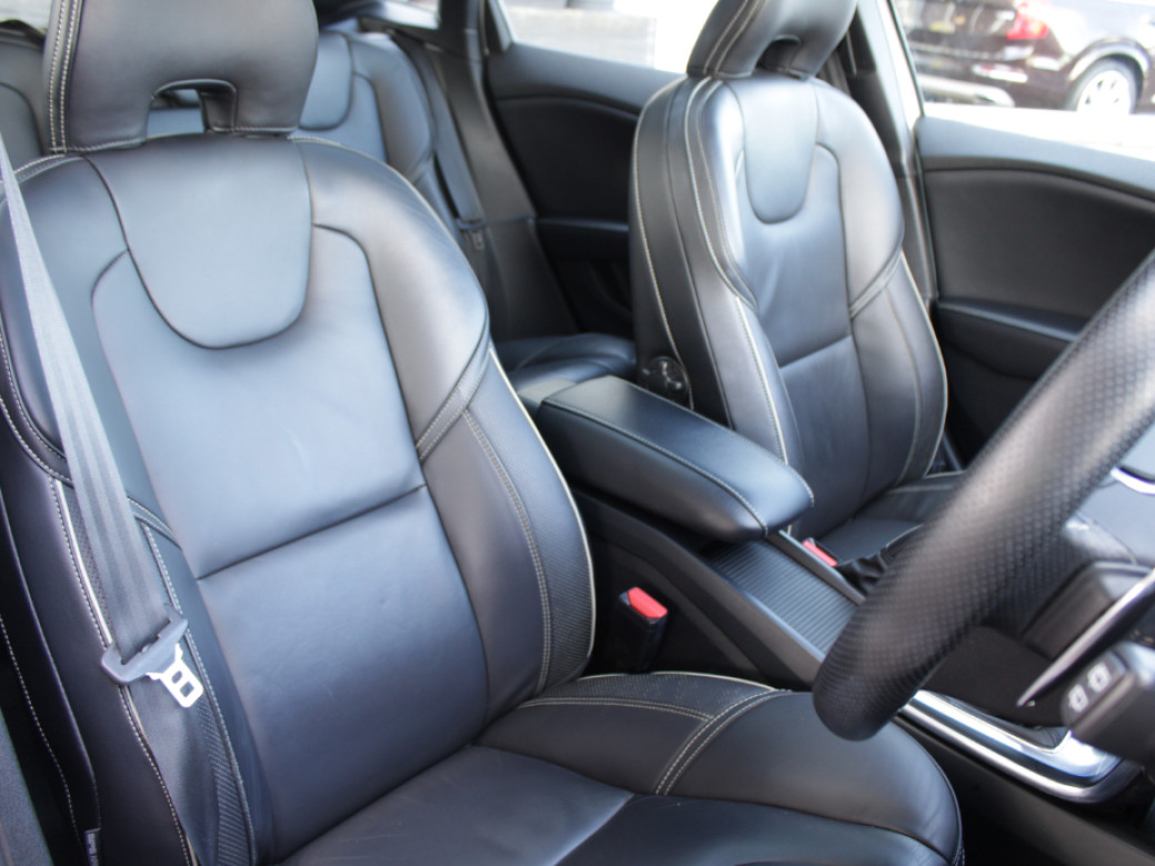 2016 Volvo V40
