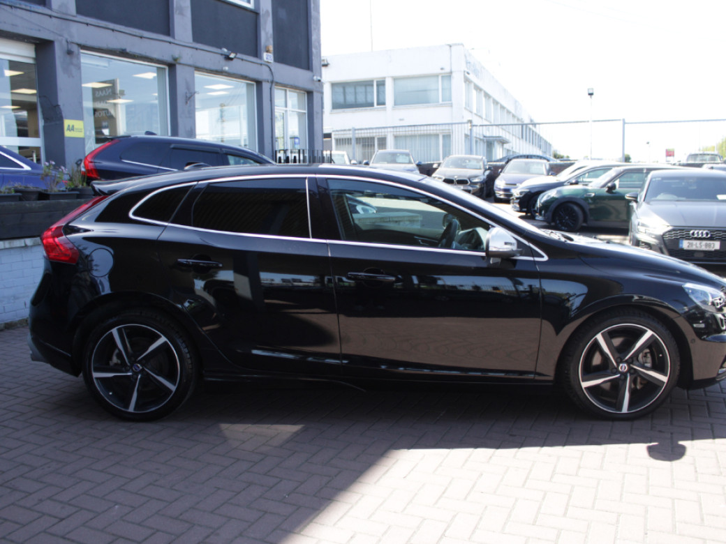 2016 Volvo V40