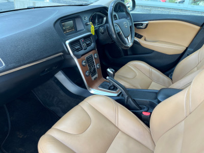 2018 Volvo V40