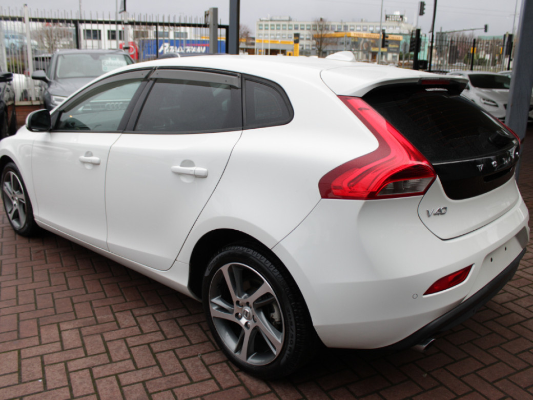 2017 Volvo V40