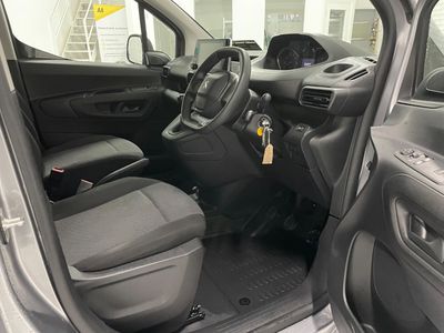 2024 Peugeot Partner