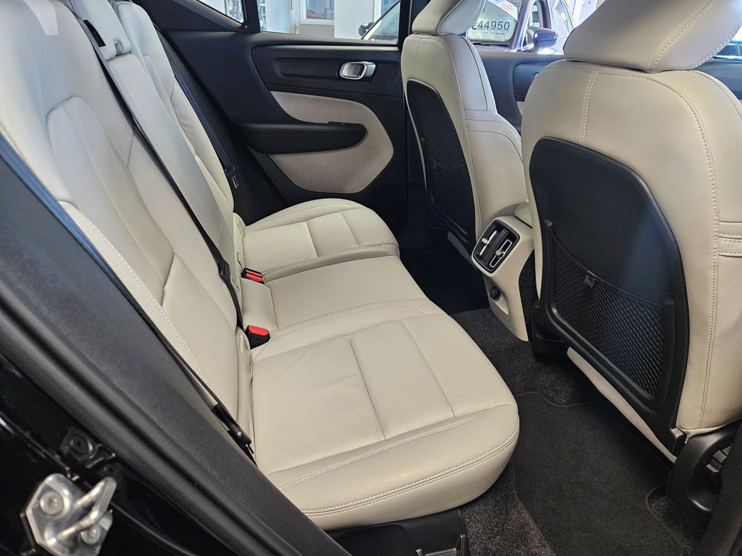 2020 Volvo XC40