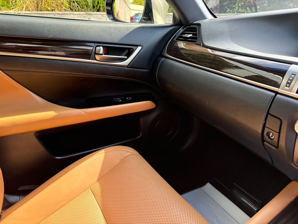 2017 Lexus GS 300H