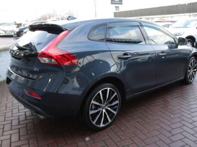 2017 Volvo V40