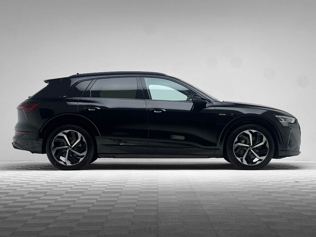2022 Audi e-tron