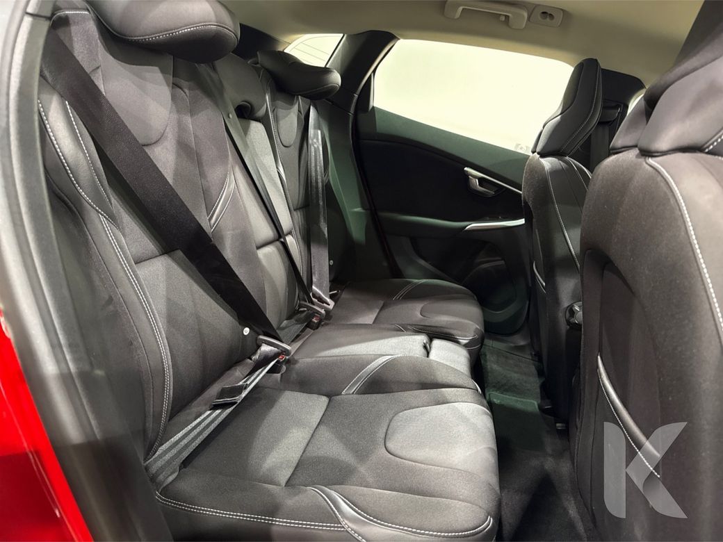 2019 Volvo V40