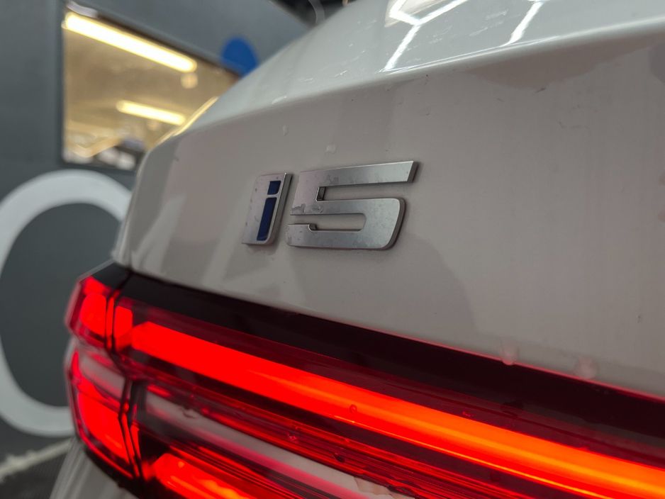 2025 BMW i5