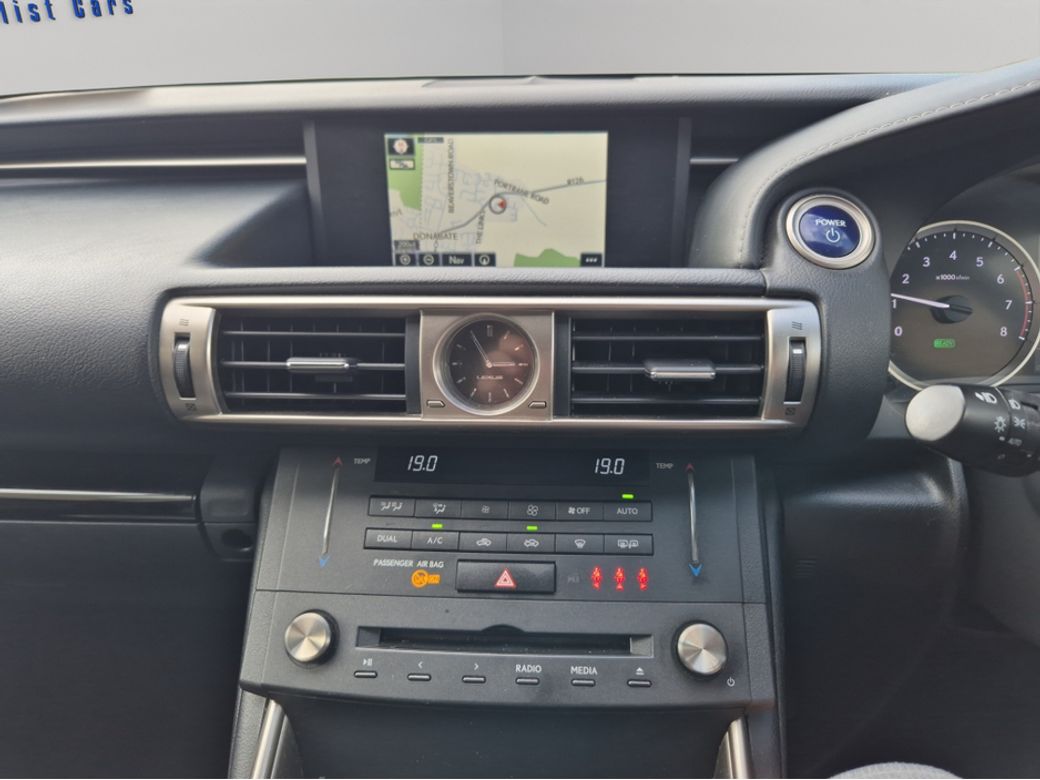 2015 Lexus IS 300h